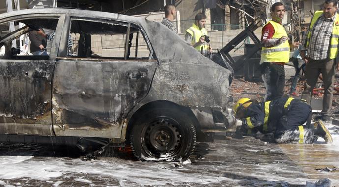 Beyrut'ta bomba patladı - Olay yerinden ilk görüntüler